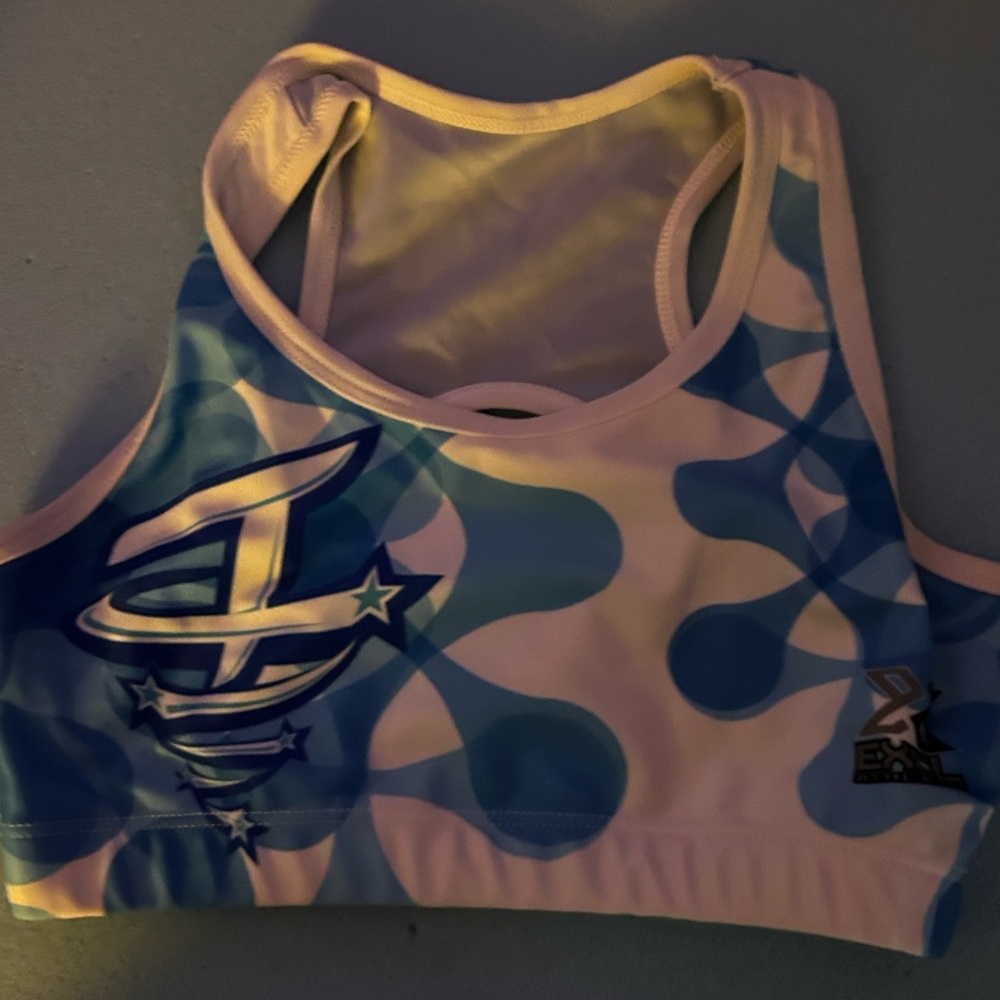 sports bra